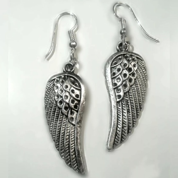 Brand New Earrings - Picture 2 of 7
